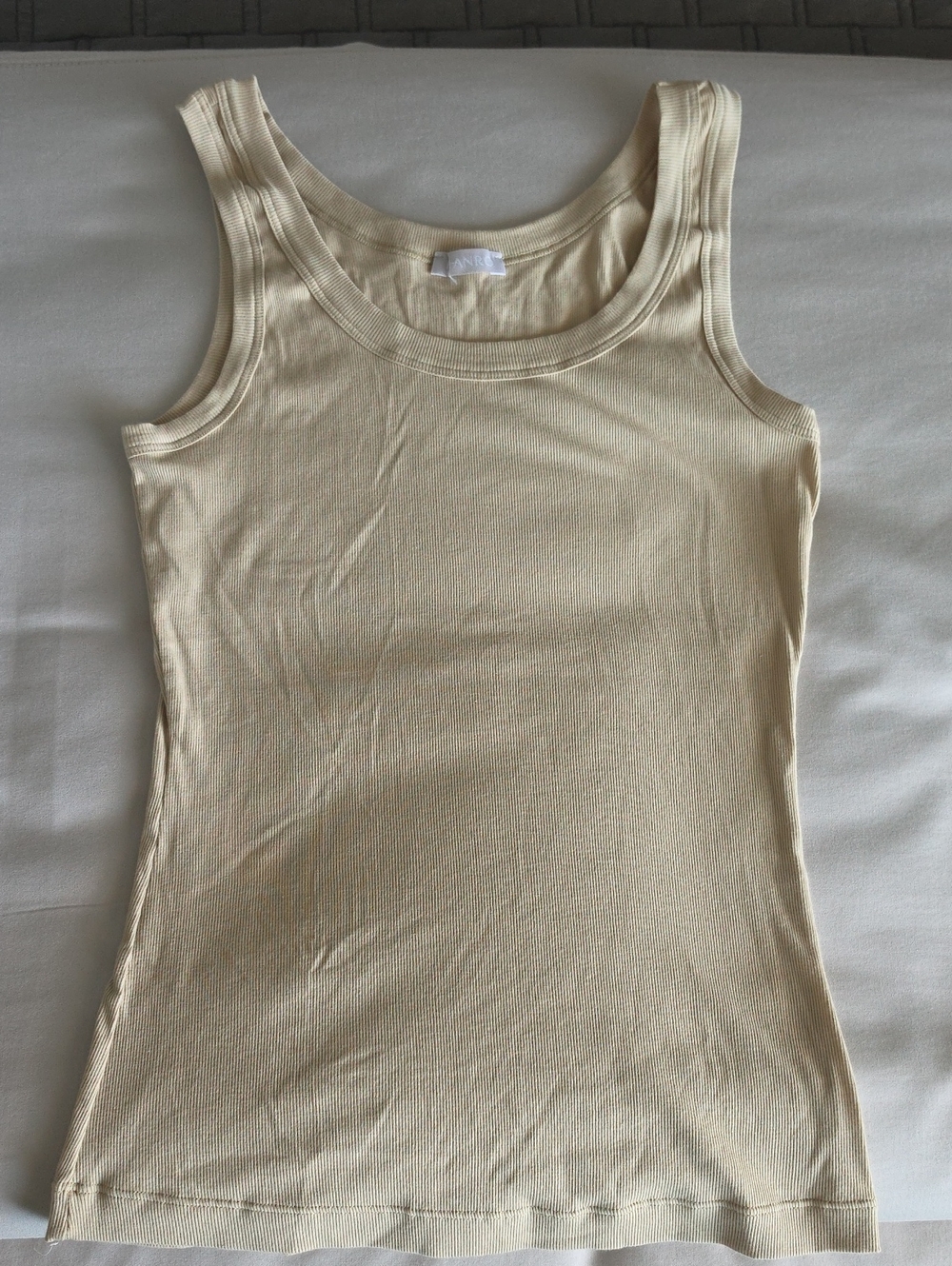 Hanro Cream Ribbed Scoop Neck Tank